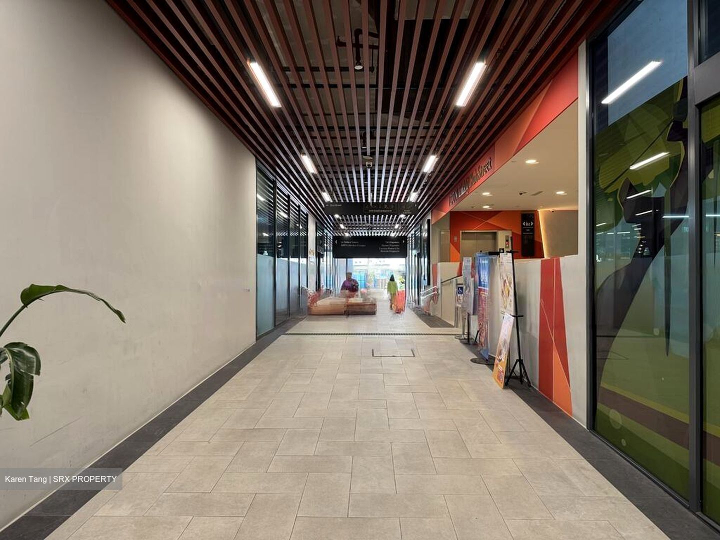 Ocbc Centre South (D1), Retail #538694261